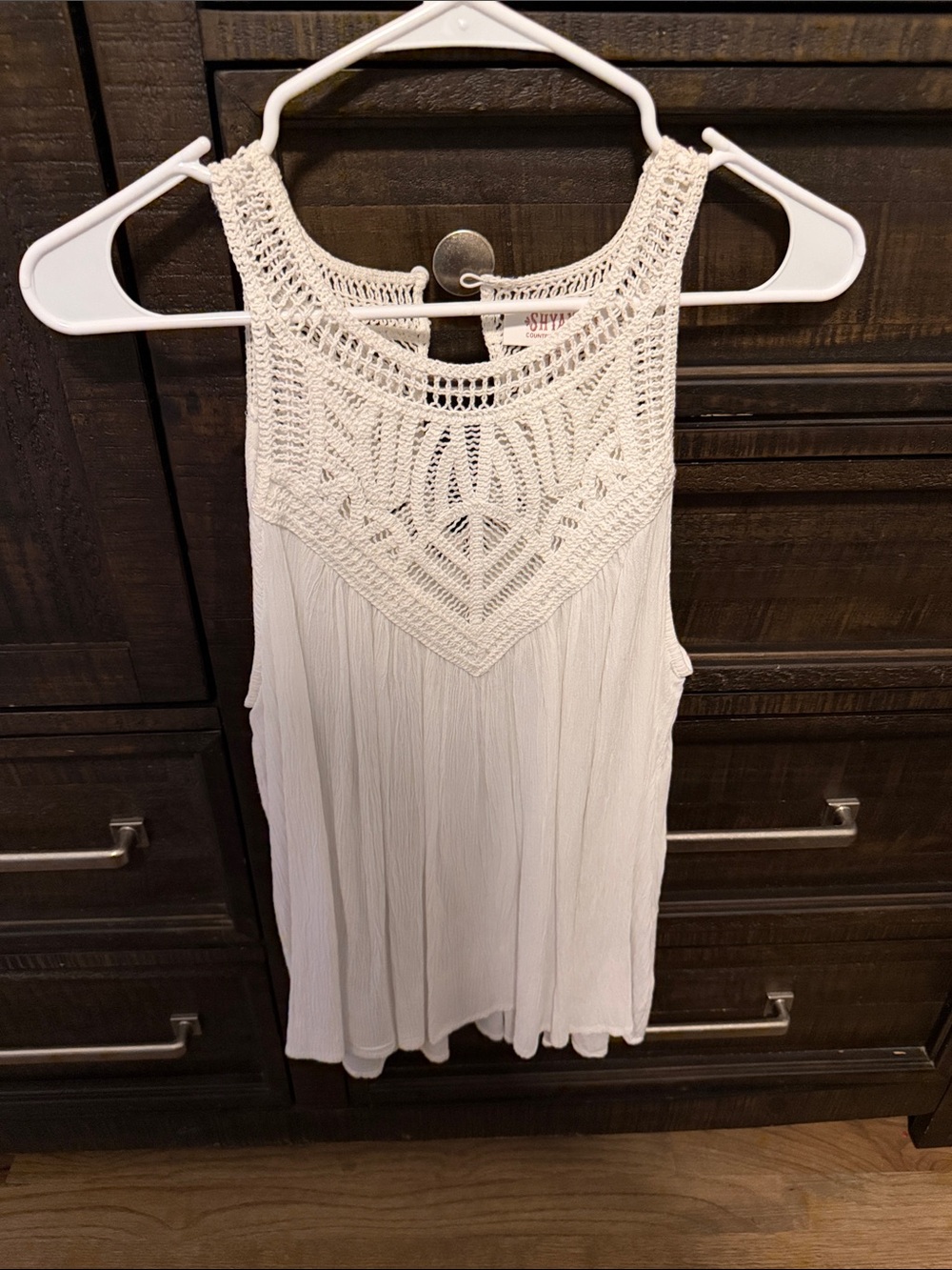 Shyanne Crochet Yoke Sleeveless Tank Top — White